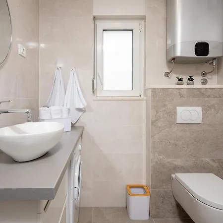 Modern In Old Town Apartment